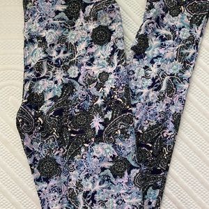 4 pairs of Lularoe Leggings